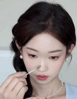 为什么她越素越能火出圈？