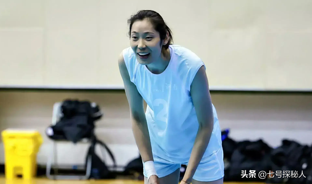 农村女孩到世界冠军，身高1米98的朱婷，爱情毫无进展