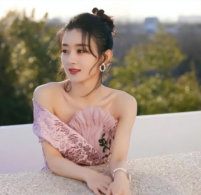 大瓜！曝Z姓女演员为资源陪睡影帝，交圈内男友后仍未断联系