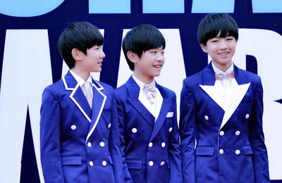 父亲是出租车司机,母亲是理发师,年少成名的王俊凯,18岁身家过亿