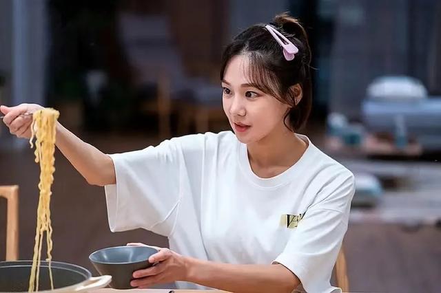 93年家庭主妇低欲望生活:4年不工作,穿10元衣服,每月花销1500