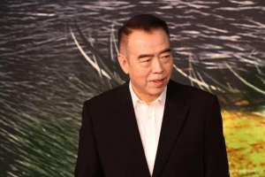 秦王宫(斥资12亿建秦王宫，再花10亿建唐宫，陈凯歌电影没拍好门票赚翻了)