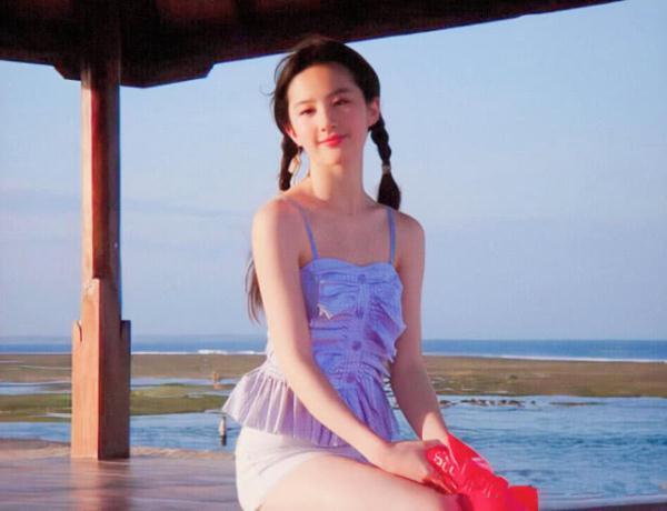 刘亦菲旧照曝光，举起胳膊那一刻，瞬间被“女神腋窝”美哭了