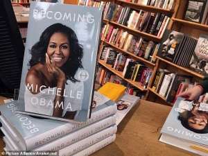 malia(奥巴马女儿亮相纪录片，21岁长女容貌复制爸爸，说话和行为都豪放)