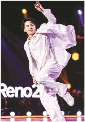 张爱马笛(他与杨洋并称“军艺双子星”，靠拼命用功被南京前线特招)