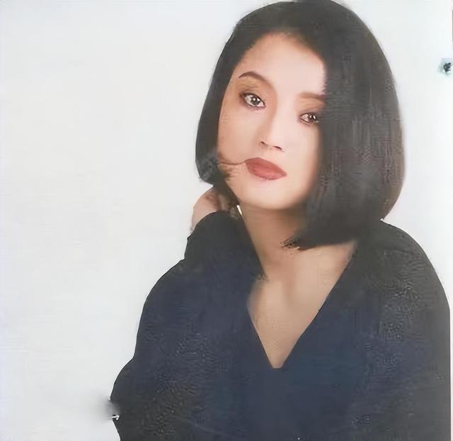 歌手白雪:中年离异后,二婚再嫁小8岁老公,现状打了多少人的脸