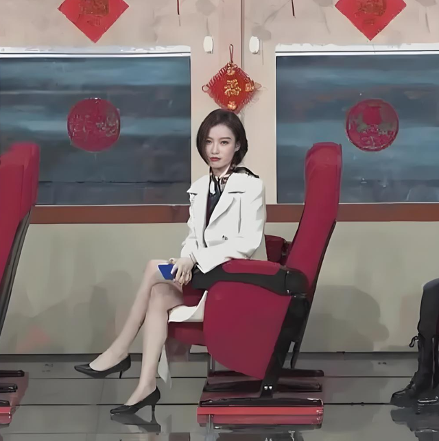 盘点春晚小品中的客串美人,黑丝刘涛应属第一