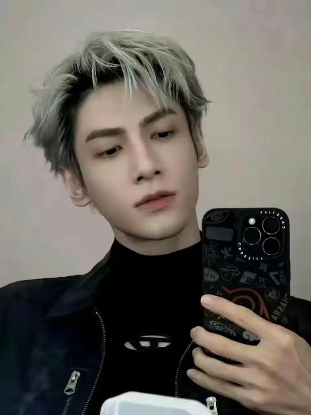 天呐!36岁罗云熙增肥成功,颜值回春太惊艳!不再是“病娇美人”