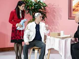 娄艺潇丝袜(盘点春晚小品中的客串美人，黑丝刘涛应属第一)