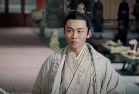 《扫黑风暴》最正直的角色是他！中年翻红，还带儿子走上了演员之路