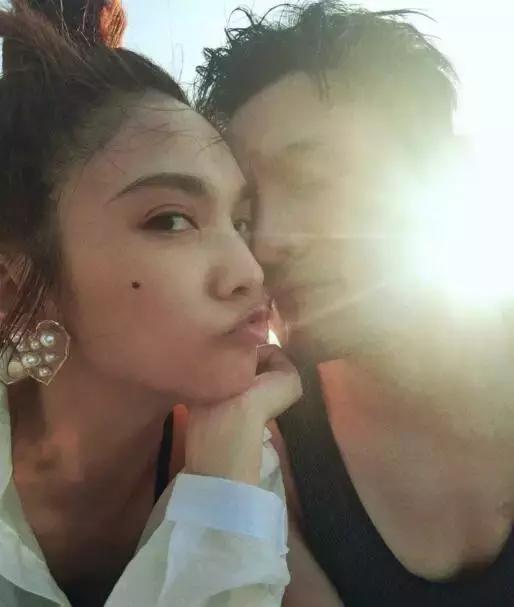 官宣！杨丞琳承认与李荣浩结婚：我们前天领证了