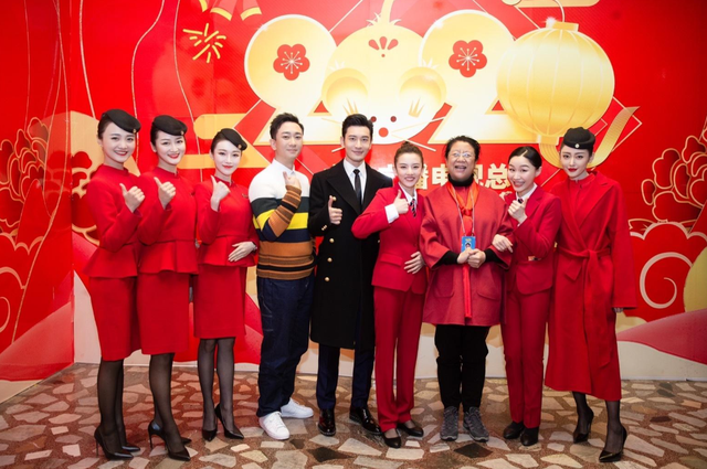 盘点春晚小品中的客串美人,黑丝刘涛应属第一