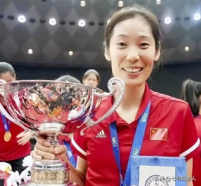 农村女孩到世界冠军，身高1米98的朱婷，爱情毫无进展