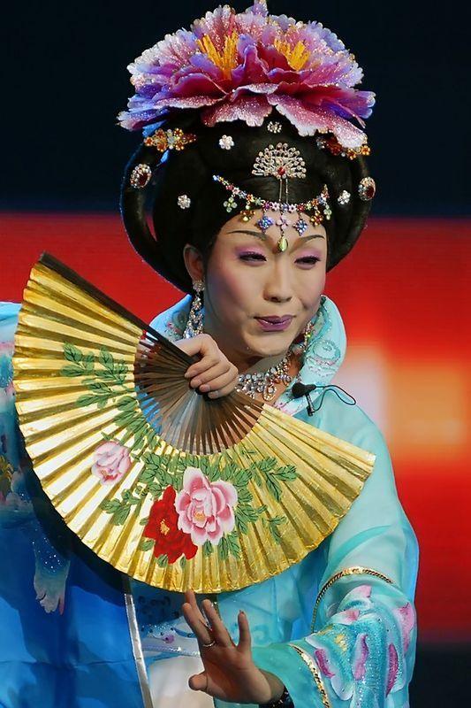 双面人生，舞台民族经典，李玉刚反串的瑰丽人生