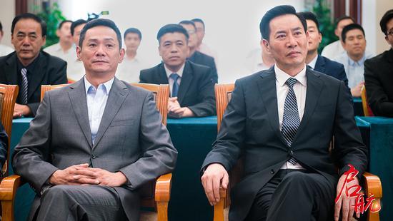 姚刚《启航》台词背到“吐”与果靖霖相爱相杀