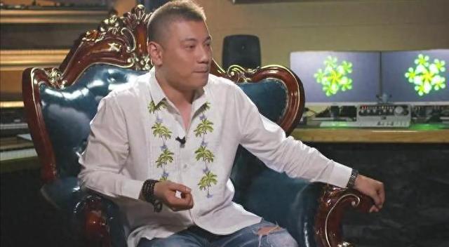 歌手白雪:中年离异后,二婚再嫁小8岁老公,现状打了多少人的脸