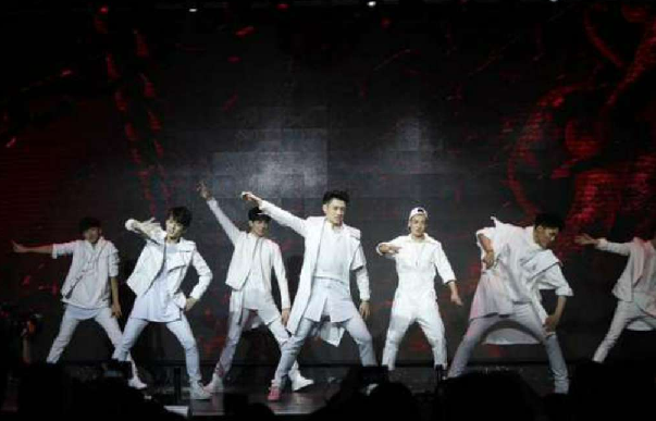 25岁出道，28岁爆红，短短三年时间，肖战如何从素人到顶流？