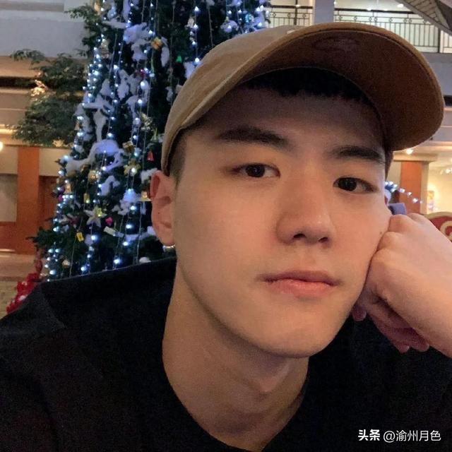 很有男人味的寸头帅哥