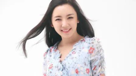 魏新雨 :一个集美丽与才华于一身的女人 她的歌声是不是超级迷人呀