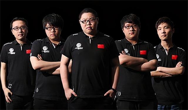 曾经的上单霸主，如今的直播骚猪，PDD精彩的职业生涯