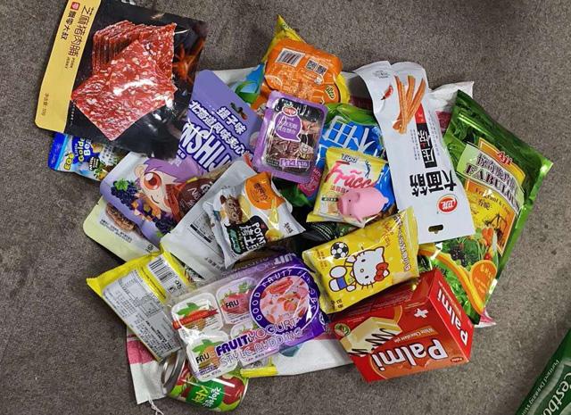 这帮姐们玩疯了:宁静送人“猪饲料”,伊能静新编甩葱舞