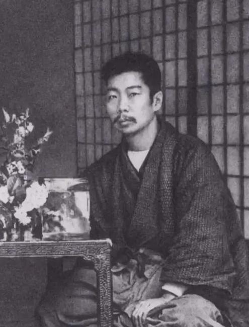 秋瑾:自小习武,嫁小四岁的丈夫,曾拔刀与鲁迅相争,情困监斩官