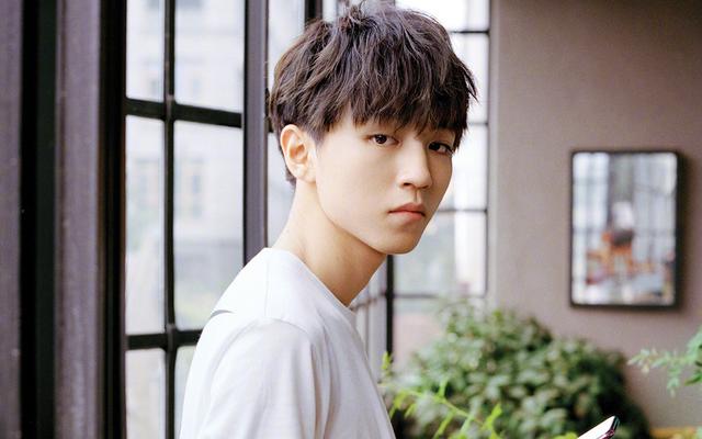 父亲是出租车司机,母亲是理发师,年少成名的王俊凯,18岁身家过亿