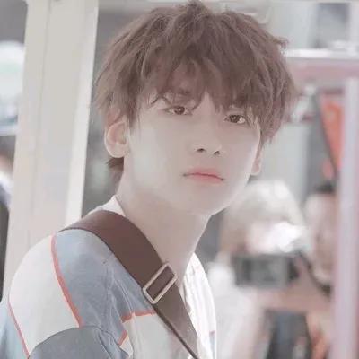 《翟潇闻：高考三战科二五过，乐观面对，笑料不断的传奇》