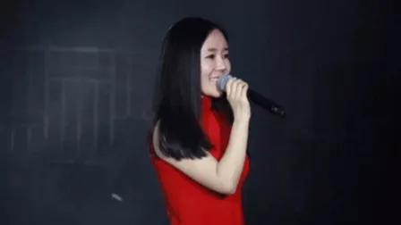 魏新雨 :一个集美丽与才华于一身的女人 她的歌声是不是超级迷人呀