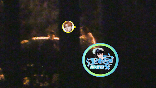 鹿晗身体不适在路边吐了,鹿哥要注意身体,按时吃饭啊