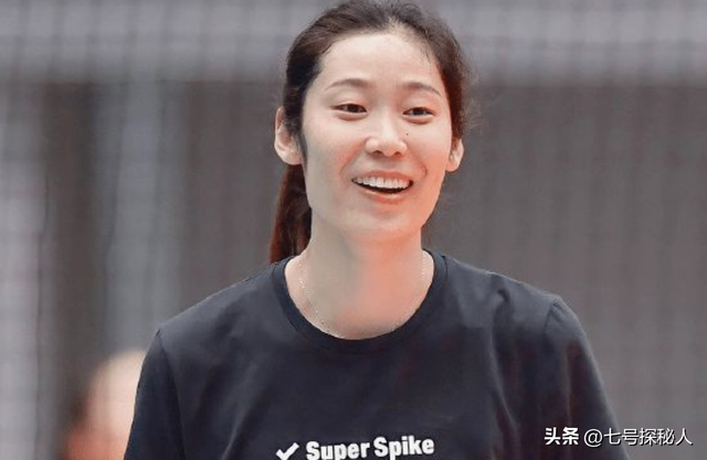 农村女孩到世界冠军，身高1米98的朱婷，爱情毫无进展