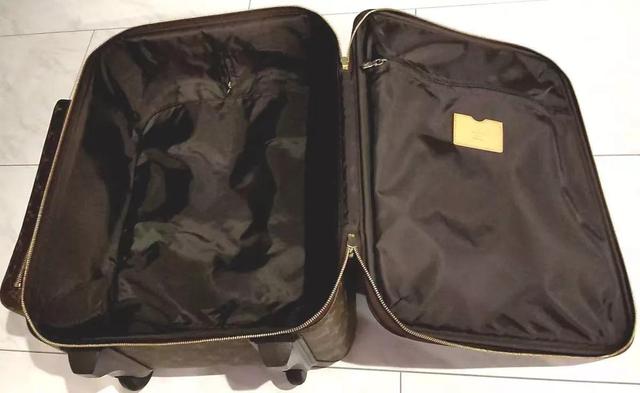 LV路易威登Monogram Canvas滚轮行李箱