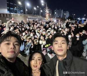 日韩男男视频(许光汉爆红韩国，不惧男男亲热戏，成gay圈天菜)