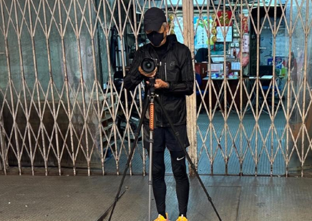 56亿身家的周润发再做善事，办个人展捐出收入，曾拍出297万天价