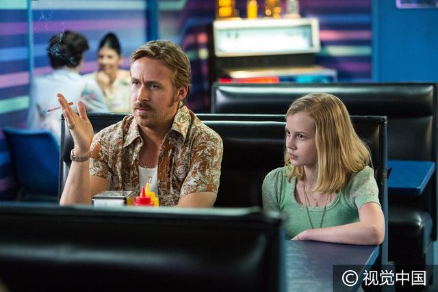 《耐撕侦探》香港上映限制级笑点引期待 影帝罗素与高司令飚戏