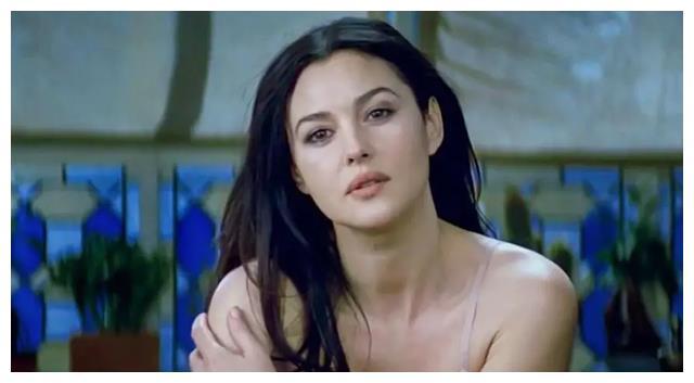 《爱我多深》莫妮卡·贝鲁奇主演：当美丽成为诱惑，真爱何以自处