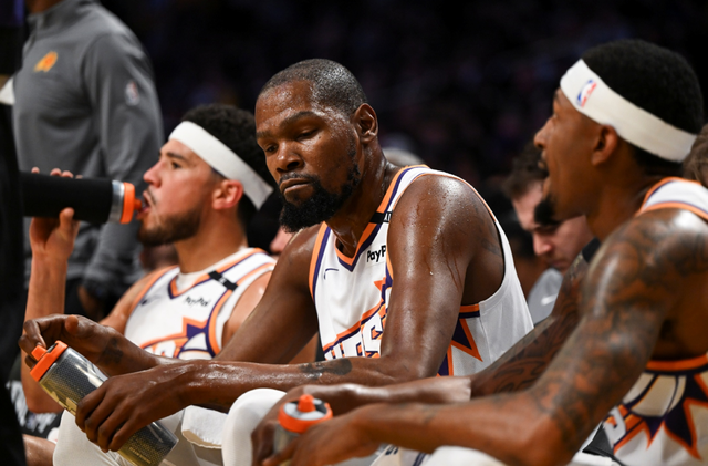 3年1.6亿顶薪，专心养伤，你们甩不掉我！三巨头豪门终于能解散了