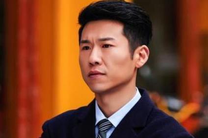 王群，为娶金鹰视后几乎被部队开除，婚后退居幕后成就天下第一嫂