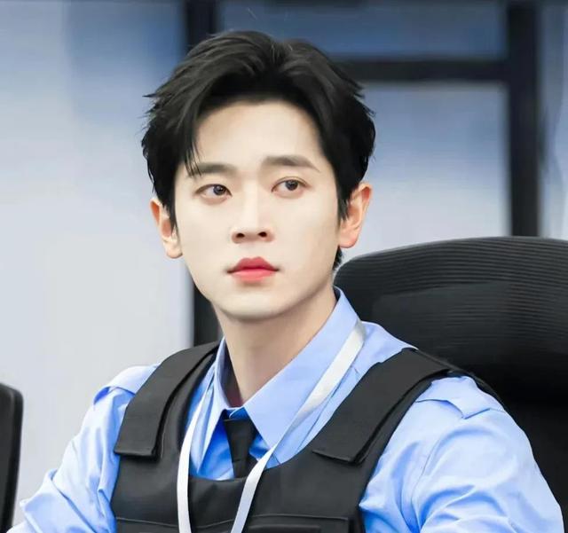 颜值天花板!少年感VS人夫感,你pick哪款男神?