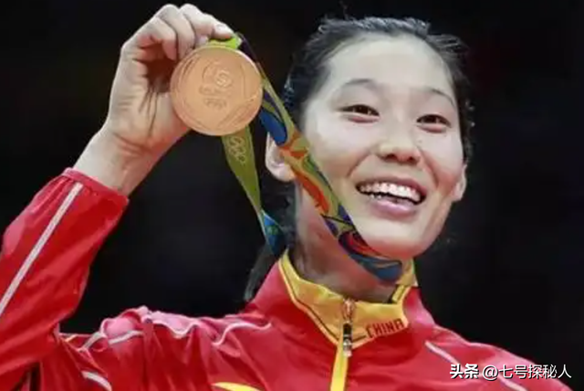 农村女孩到世界冠军，身高1米98的朱婷，爱情毫无进展