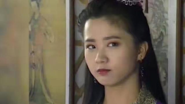 内地登台因长腿抢镜，TVB女星袁洁仪曾三度流产，提议老公找情人