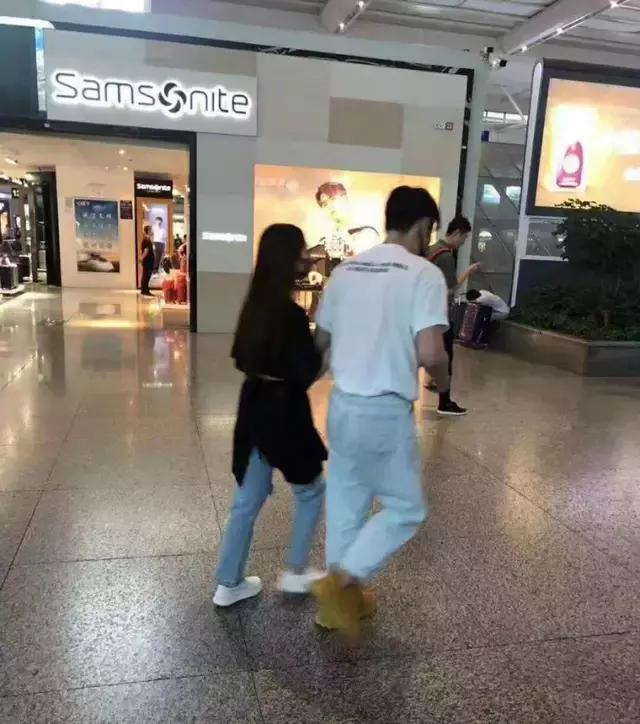 官宣！杨丞琳承认与李荣浩结婚：我们前天领证了