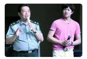 李双江享受什么待遇(李双江每月养老金高达3万，梦鸽李天一连夜转移资产，在美国定居)