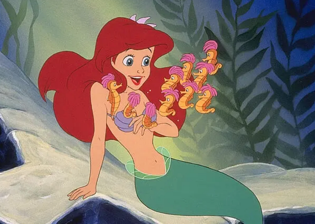 真人版小美人鱼晒美照,身材火辣表情自信,网友:别有风味