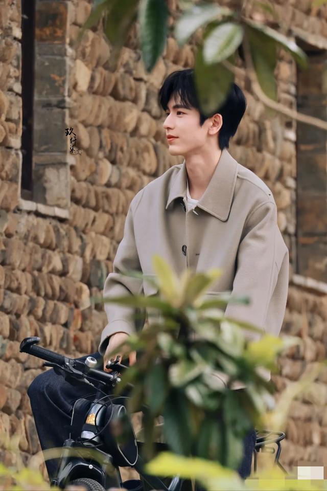 颜值天花板!少年感VS人夫感,你pick哪款男神?