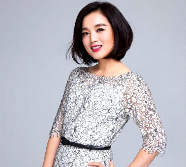 歌手白雪:中年离异后,二婚再嫁小8岁老公,现状打了多少人的脸