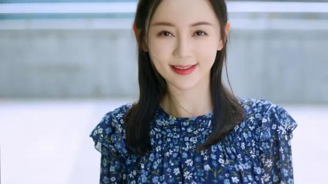 魏新雨 :一个集美丽与才华于一身的女人 她的歌声是不是超级迷人呀