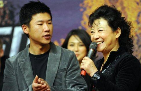 王群，为娶金鹰视后几乎被部队开除，婚后退居幕后成就天下第一嫂