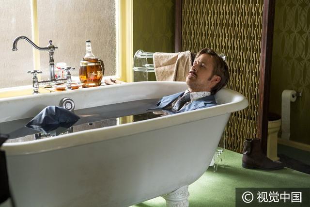 《耐撕侦探》香港上映限制级笑点引期待 影帝罗素与高司令飚戏