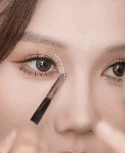 为什么她越素越能火出圈？